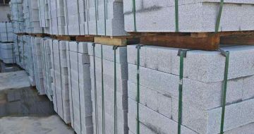 清远芝麻白路牙石，路侧石