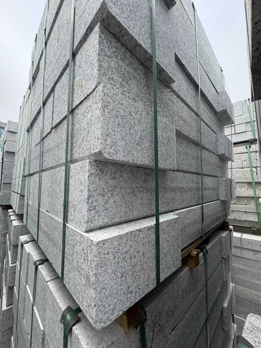 清远芝麻白路牙石 马路牙子