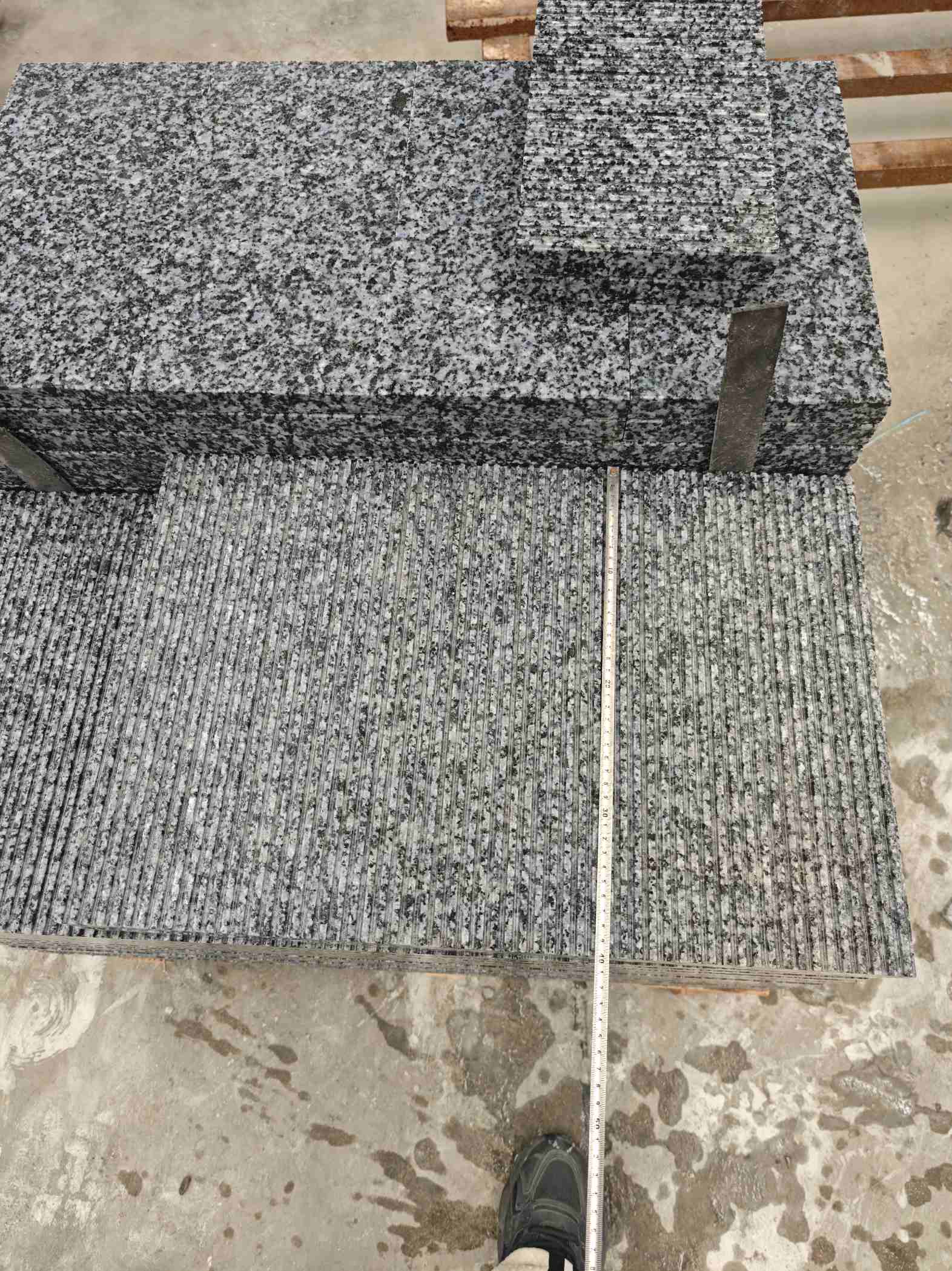 清远芝麻黑拉丝面