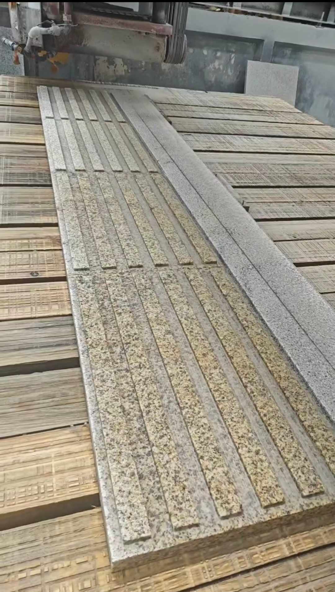 清远黄金麻盲道石 盲条