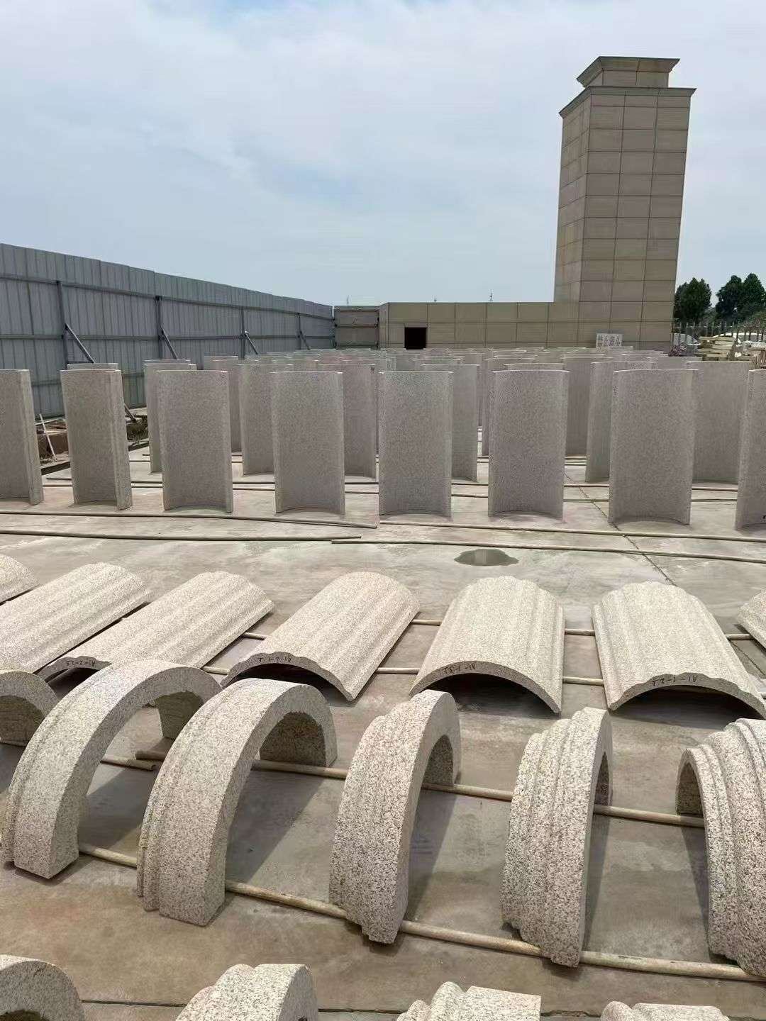 清远黄金麻别墅柱皮 异形 线条定制